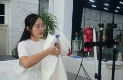 服務(wù)“夜”態(tài)，創(chuàng)造商機(jī)！英儂魏經(jīng)理如是說(shuō)